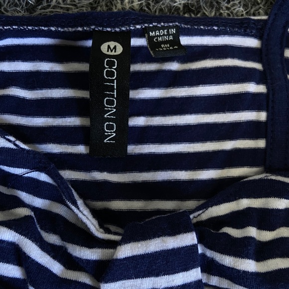 Stripped Crop Top✨ - Picture 2 of 2